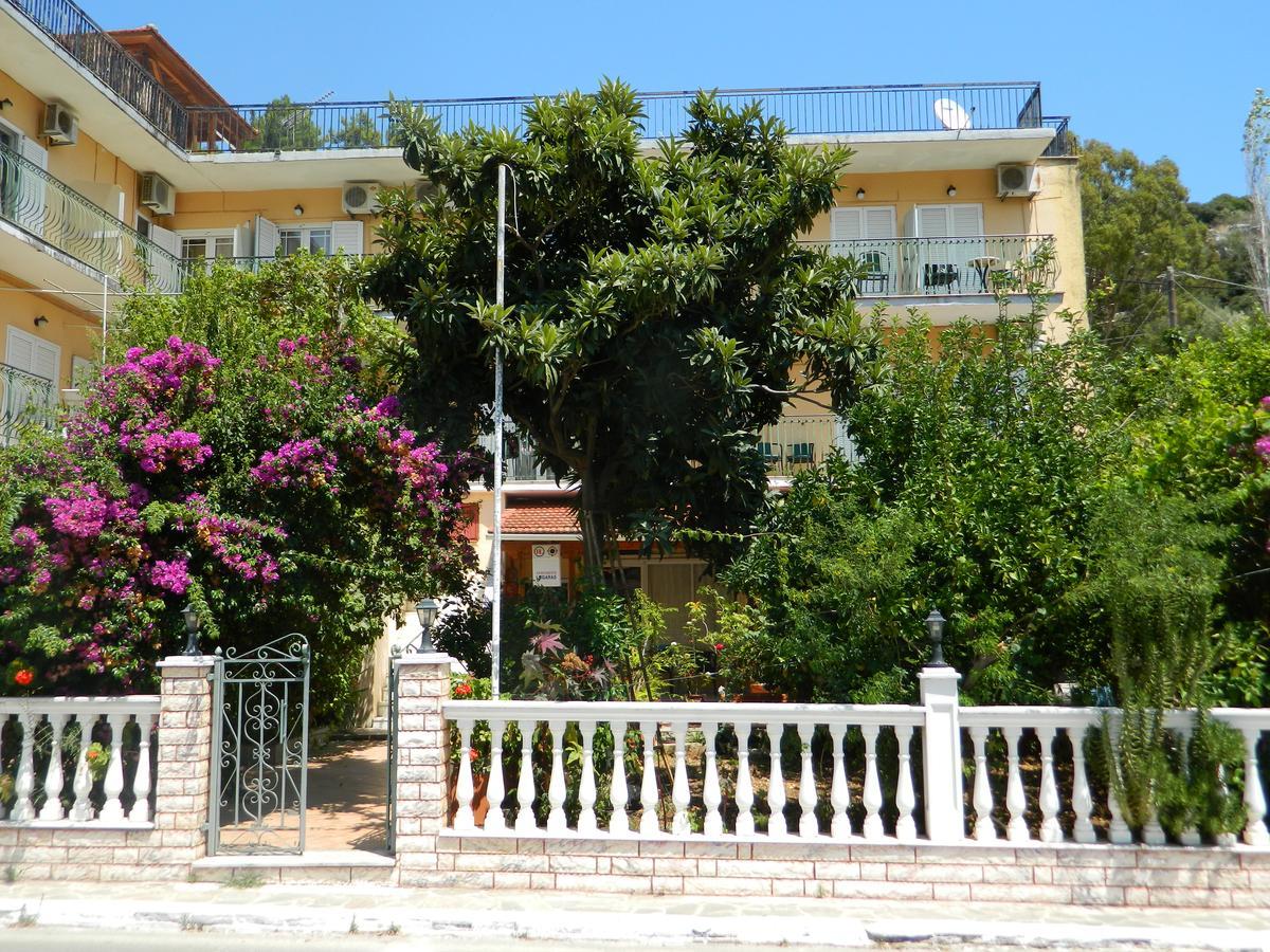 Logara'S Apartments Agia Efimia Екстериор снимка