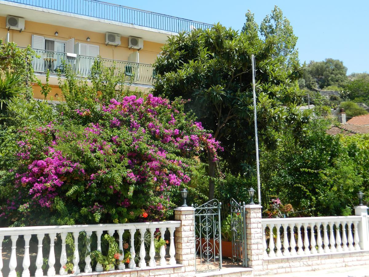 Logara'S Apartments Agia Efimia Екстериор снимка